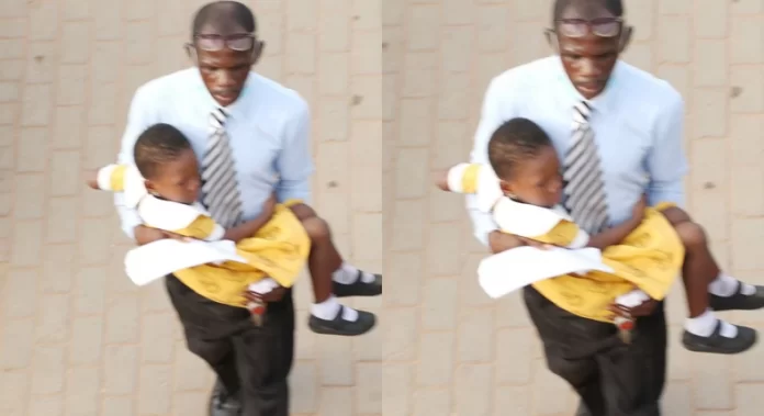 viral Father carrying daughter